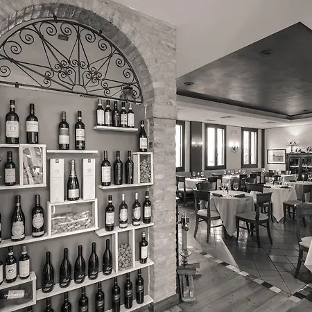 Relais Leon D'oro Курортный комплекс Мирано